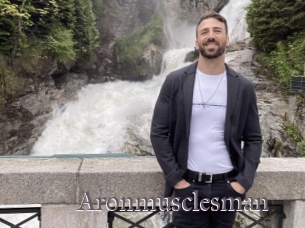 aronmusclesman Erotik Cams