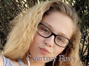 Courtney_Foxx