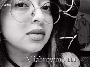 Miabrowm0111